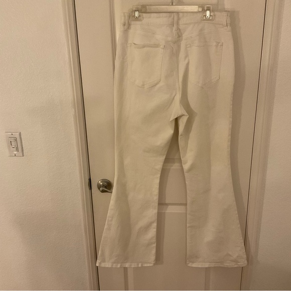 Elizabeth and James off White Jeans high rise plus size 14 flare leg boot - Picture 5 of 7